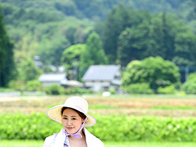 農婦の中出し性欲　８時間　サンプル画像03